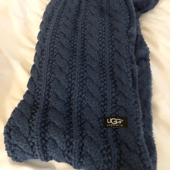 UGG Navy Blue Cable Knit Beanie and Scarf Set - Picture 5 of 6